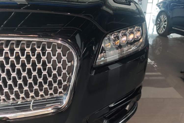 Used Lincoln Continental 2019 2.0T Two-Wheel Drive Prestige Version China VI Standard Left Front Headlight