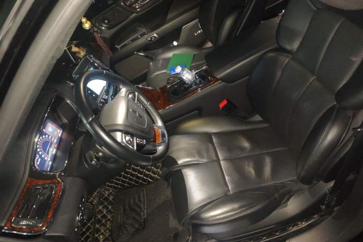 Used Lincoln Continental 2019 2.0T Two-Wheel Drive Prestige Version China VI Standard Left Front Seat