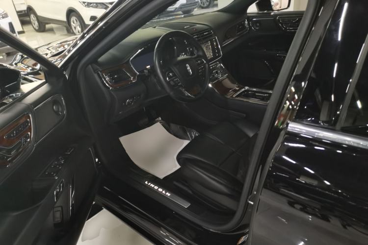 Used Lincoln Continental 2019 2.0T Two-Wheel Drive Prestige Version China VI Standard Left Front Seat