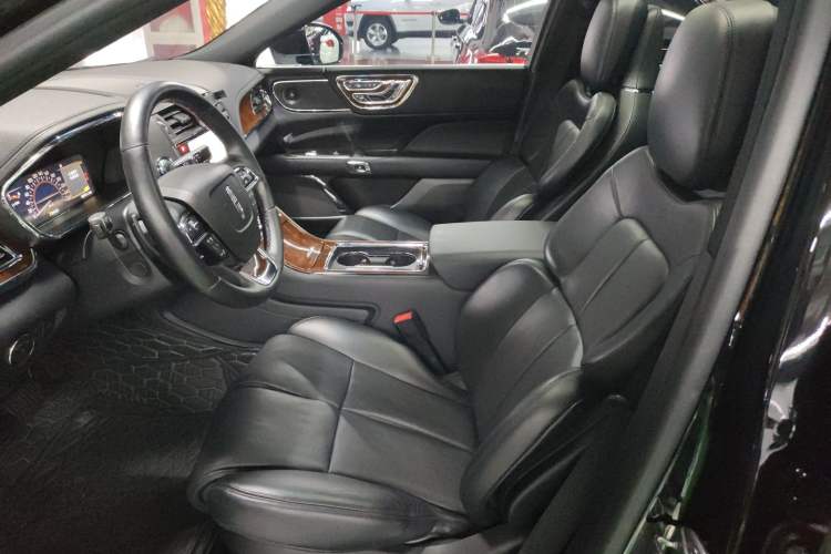 Used Lincoln Continental 2019 2.0T Two-Wheel Drive Prestige Version China VI Standard Left Front Seat