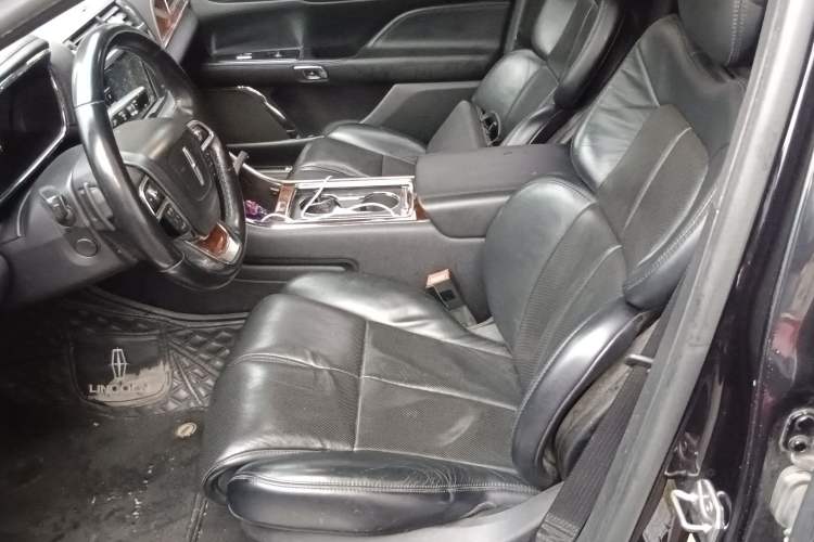 Used Lincoln Continental 2019 2.0T Two-Wheel Drive Prestige Version China VI Standard Left Front Seat