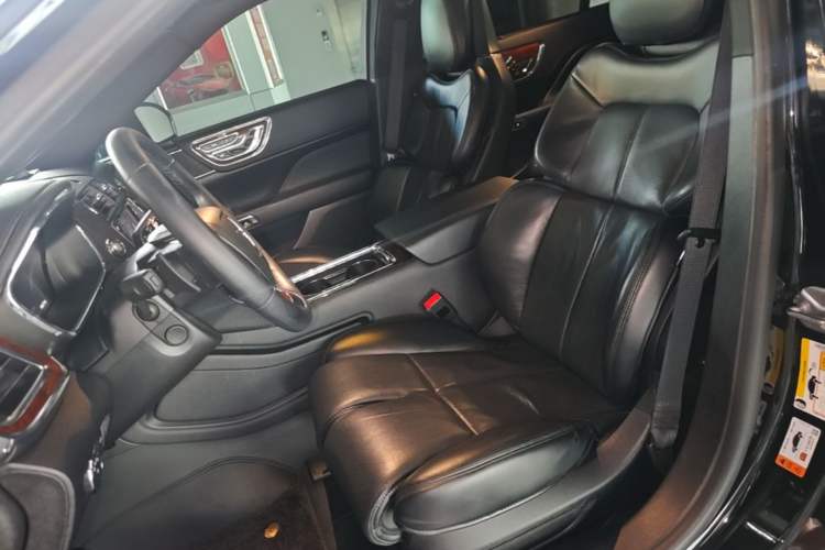 Used Lincoln Continental 2019 2.0T Two-Wheel Drive Prestige Version China VI Standard Left Front Seat
