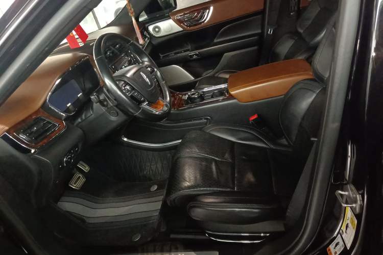 Used Lincoln Continental 2019 2.0T Two-Wheel Drive Prestige Version China VI Standard Left Front Seat