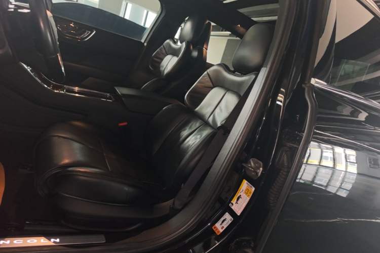 Used Lincoln Continental 2019 2.0T Two-Wheel Drive Prestige Version China VI Standard Left Front Seat