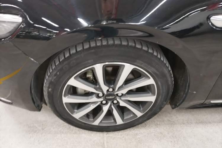 Used Lincoln Continental 2019 2.0T Two-Wheel Drive Luxury Edition China VI Standard Left Front Wheel Hub