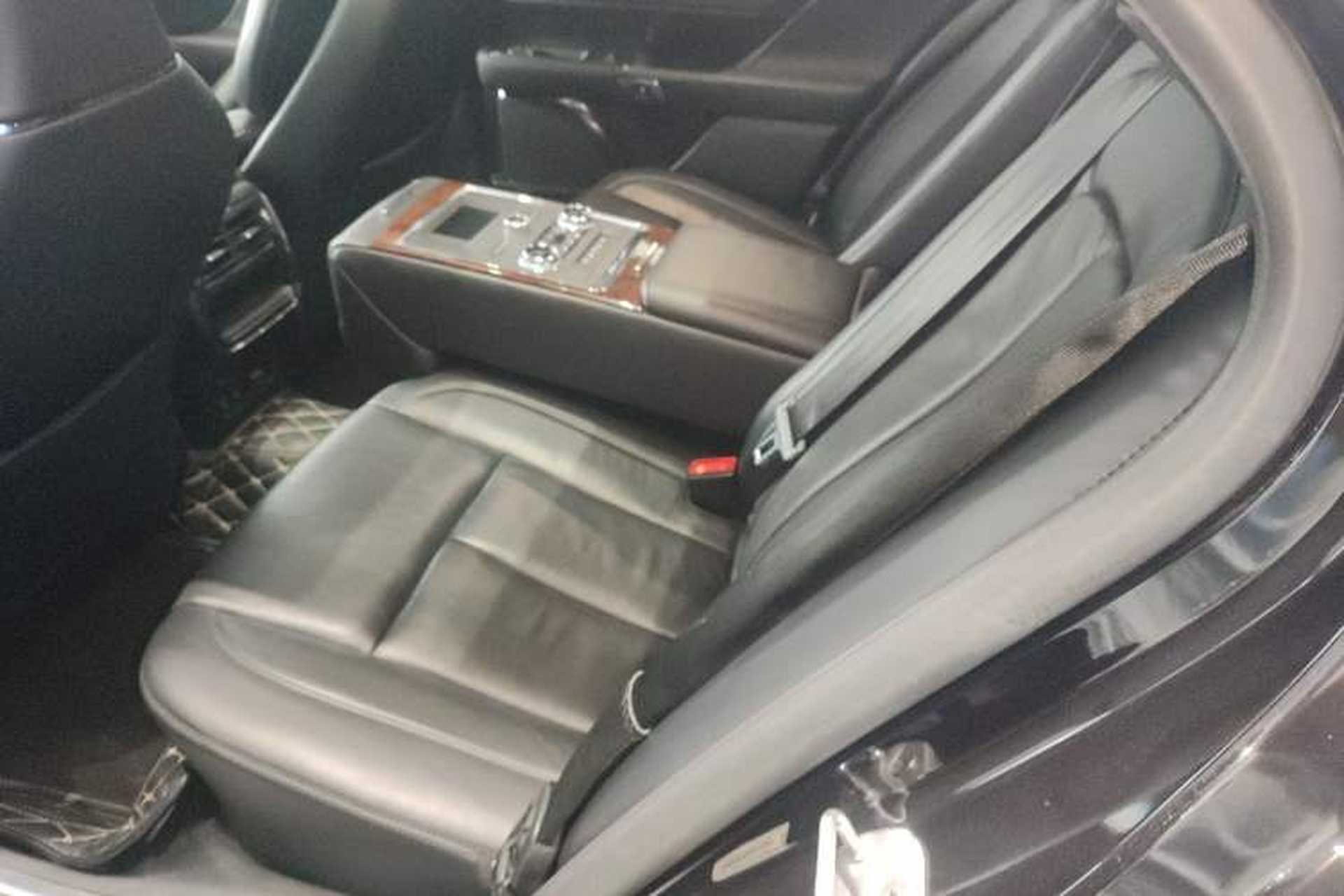 Used Lincoln Continental 2019 2.0T Two-Wheel Drive Prestige Version China VI Standard Left Rear Seat