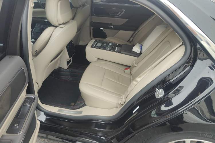 Used Lincoln Continental 2019 2.0T Two-Wheel Drive Luxury Edition China VI Standard Left Rear Seat