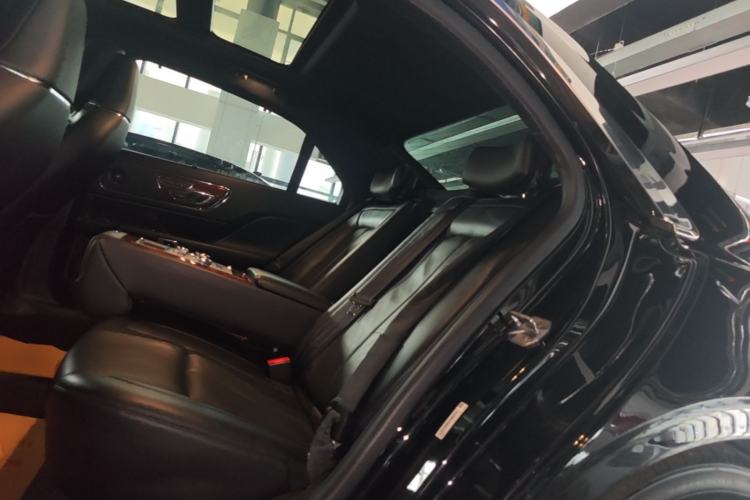 Used Lincoln Continental 2019 2.0T Two-Wheel Drive Prestige Version China VI Standard Left Rear Seat