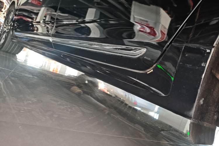 Used Lincoln Continental 2019 2.0T Two-Wheel Drive Prestige Version China VI Standard Left Side Sill