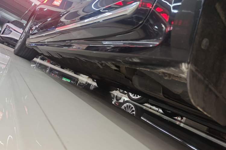 Used Lincoln Continental 2019 2.0T Two-Wheel Drive Luxury Edition China VI Standard Left Side Sill