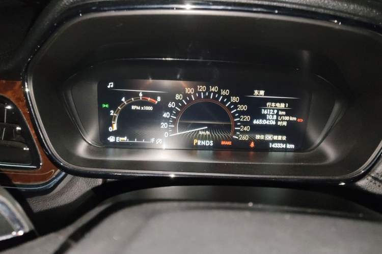 Used Lincoln Continental 2019 2.0T Two-Wheel Drive Prestige Version China VI Standard Odometer Close Up