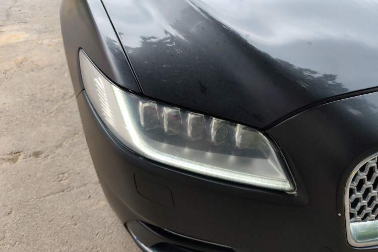 Used Lincoln Continental 2019 2.0T Two-Wheel Drive Luxury Edition China VI Standard Right Front Headlight