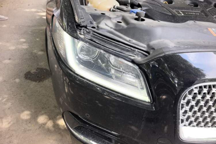 Used Lincoln Continental 2019 2.0T Two-Wheel Drive Luxury Edition China VI Standard Right Front Headlight