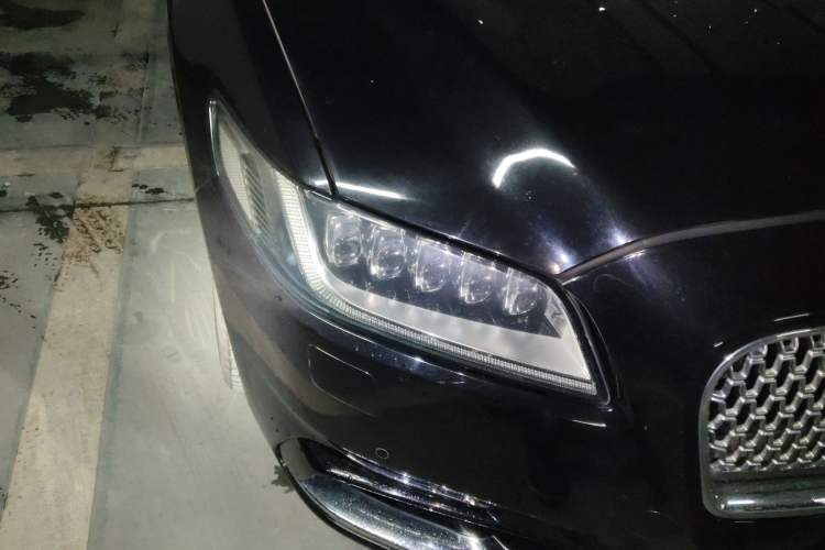 Used Lincoln Continental 2019 2.0T Two-Wheel Drive Prestige Version China VI Standard Right Front Headlight