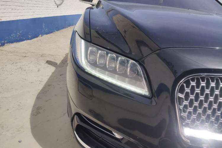 Used Lincoln Continental 2019 2.0T Two-Wheel Drive Prestige Version China VI Standard Right Front Headlight