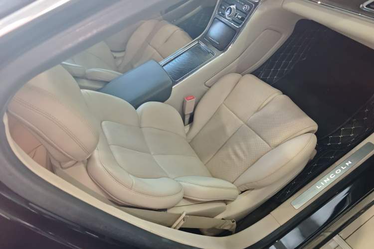 Used Lincoln Continental 2019 2.0T Two-Wheel Drive Luxury Edition China VI Standard Right Front Seat