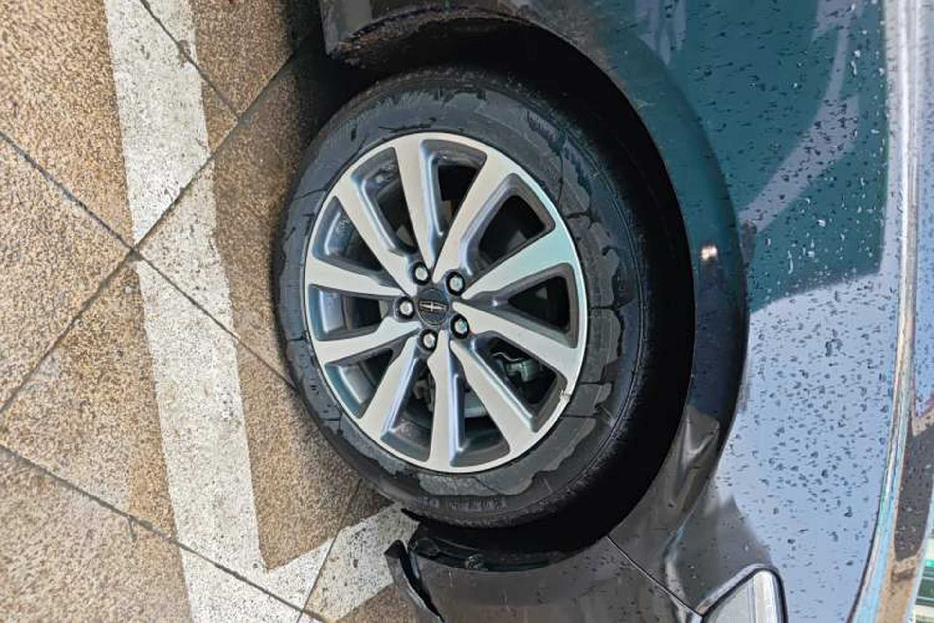 Used Lincoln Continental 2019 2.0T Two-Wheel Drive Luxury Edition China V Standard Right Front Wheel Hub