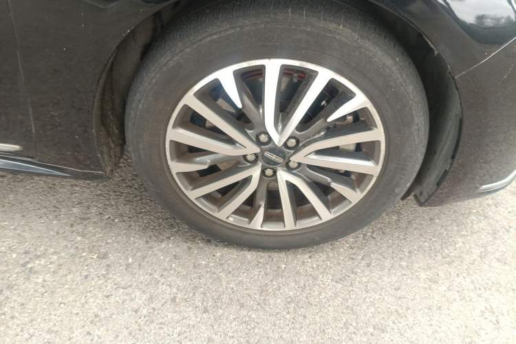 Used Lincoln Continental 2019 2.0T Two-Wheel Drive Luxury Edition China VI Standard Right Front Wheel Hub