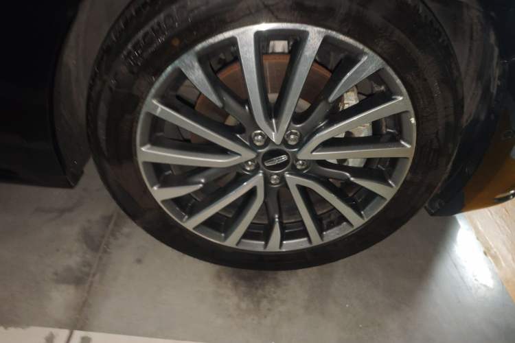 Used Lincoln Continental 2019 2.0T Two-Wheel Drive Prestige Version China VI Standard Right Front Wheel Hub
