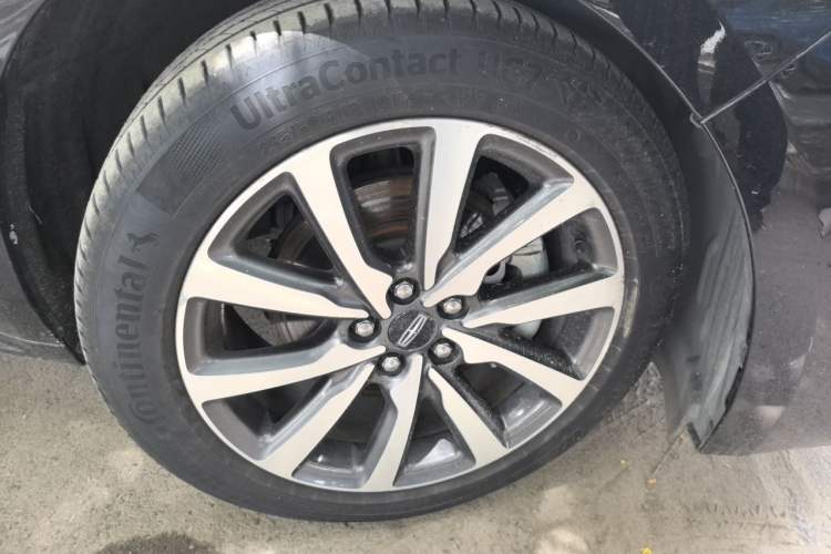 Used Lincoln Continental 2019 2.0T Two-Wheel Drive Luxury Edition China VI Standard Right Front Wheel Hub