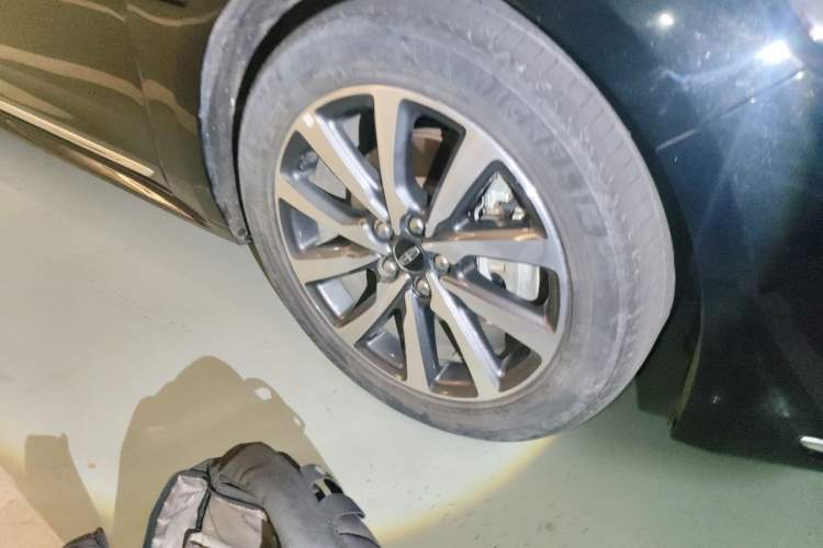 Used Lincoln Continental 2019 2.0T Two-Wheel Drive Luxury Edition China VI Standard Right Front Wheel Hub