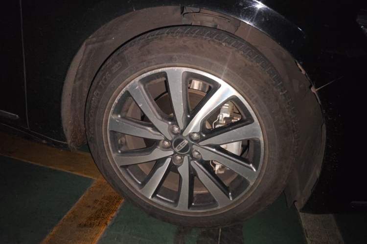 Used Lincoln Continental 2019 2.0T Two-Wheel Drive Luxury Edition China V Standard Right Front Wheel Hub