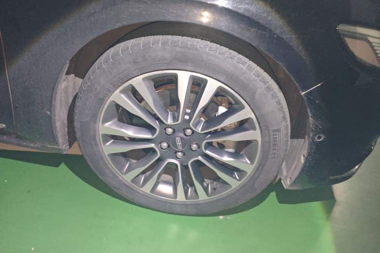 Used Lincoln Continental 2019 2.0T Two-Wheel Drive Prestige Version China V Standard Right Front Wheel Hub