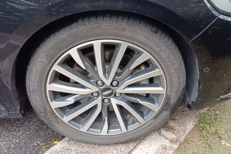 Used Lincoln Continental 2019 2.0T Two-Wheel Drive Prestige Version China VI Standard Right Front Wheel Hub