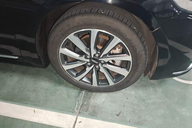 Used Lincoln Continental 2019 2.0T Two-Wheel Drive Luxury Edition China VI Standard Right Front Wheel Hub