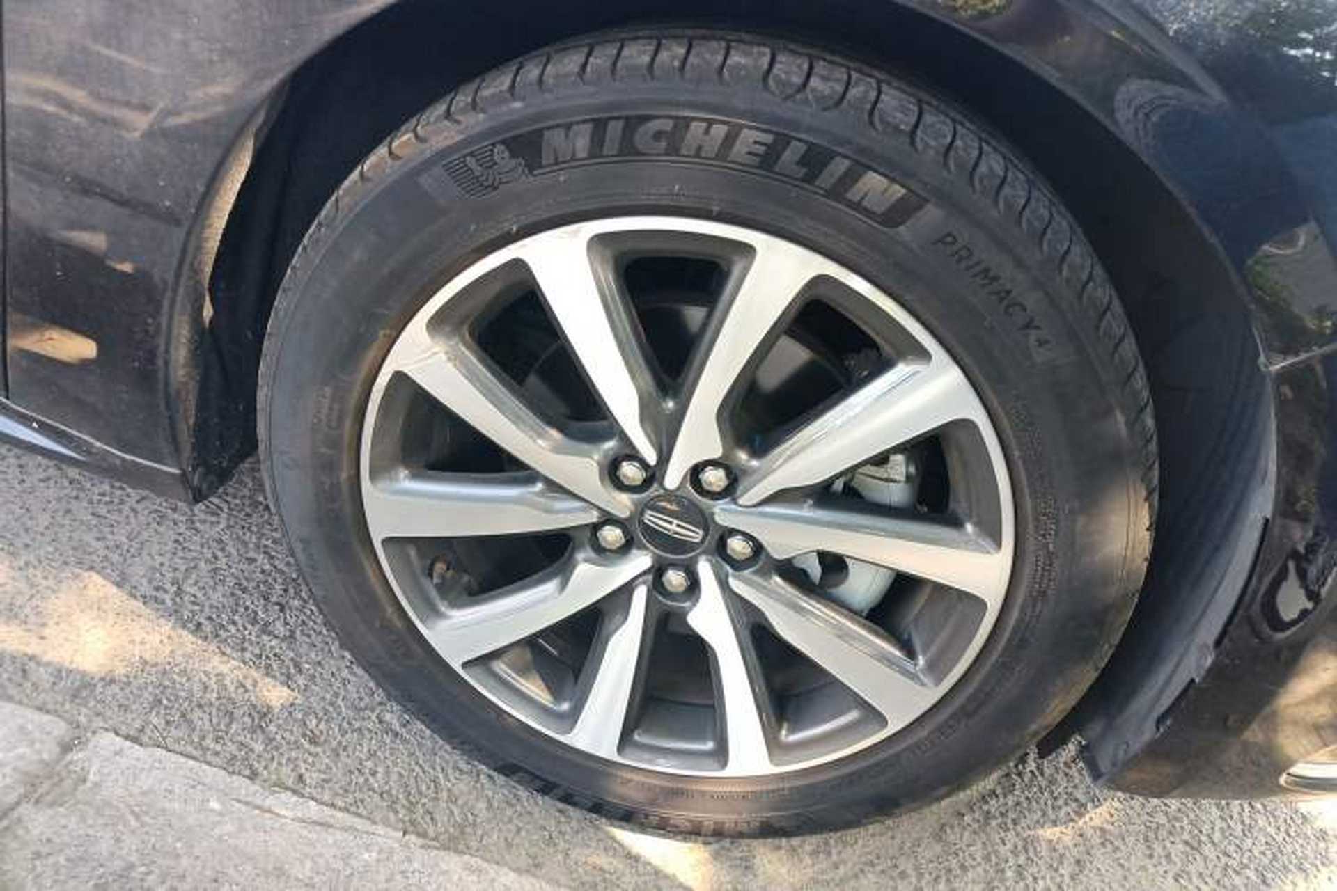 Used Lincoln Continental 2019 2.0T Two-Wheel Drive Luxury Edition China VI Standard Right Front Wheel Hub