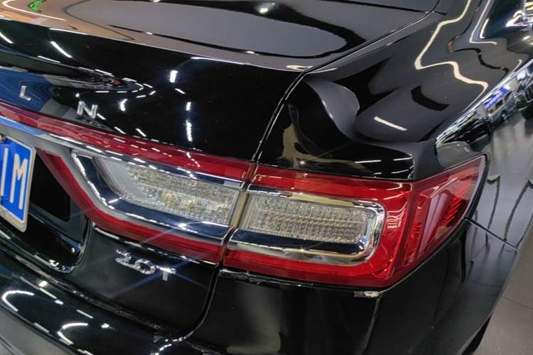 Used Lincoln Continental 2019 2.0T Two-Wheel Drive Prestige Version China VI Standard Right Rear Taillight
