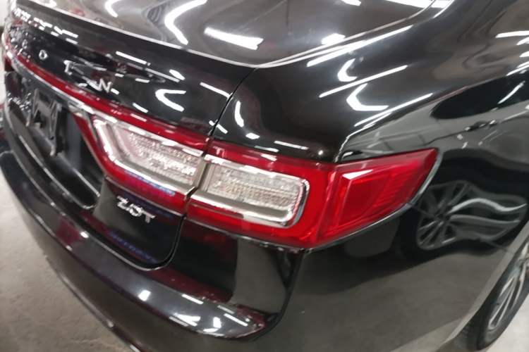 Used Lincoln Continental 2019 2.0T Two-Wheel Drive Luxury Edition China VI Standard Right Rear Taillight