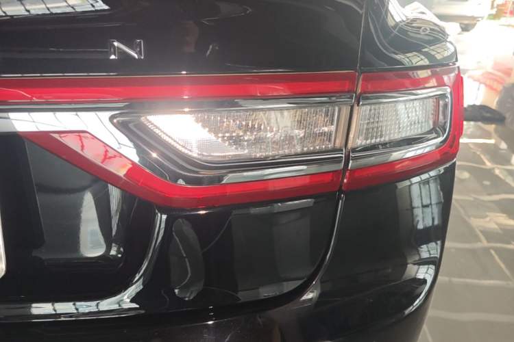 Used Lincoln Continental 2019 2.0T Two-Wheel Drive Prestige Version China VI Standard Right Rear Taillight