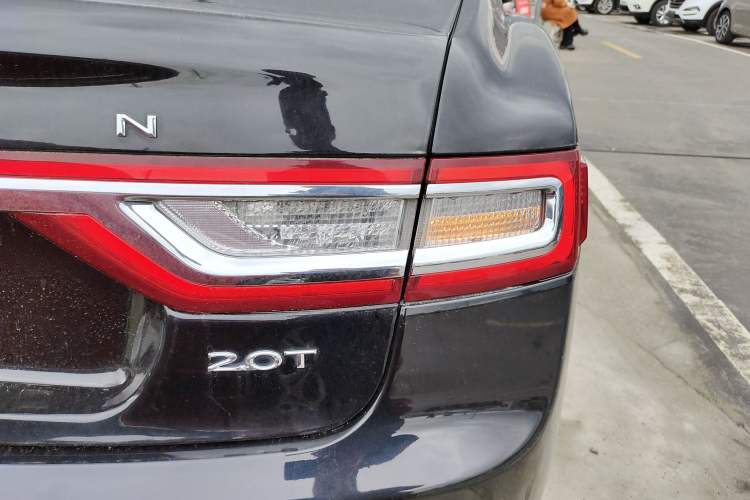 Used Lincoln Continental 2019 2.0T Two-Wheel Drive Luxury Edition China VI Standard Right Rear Taillight