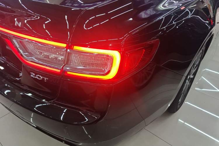 Used Lincoln Continental 2019 2.0T Two-Wheel Drive Luxury Edition China VI Standard Right Rear Taillight
