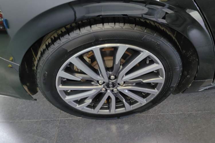 Used Lincoln Continental 2019 2.0T Two-Wheel Drive Prestige Version China VI Standard Right Rear Wheel Hub