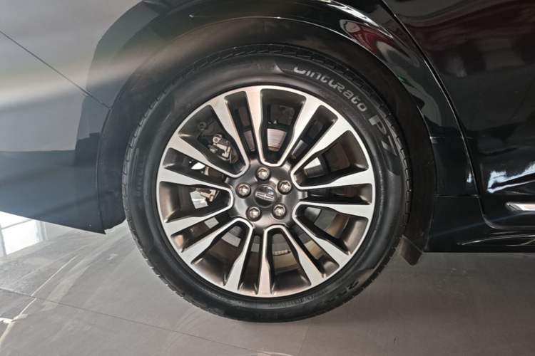 Used Lincoln Continental 2019 2.0T Two-Wheel Drive Prestige Version China VI Standard Right Rear Wheel Hub