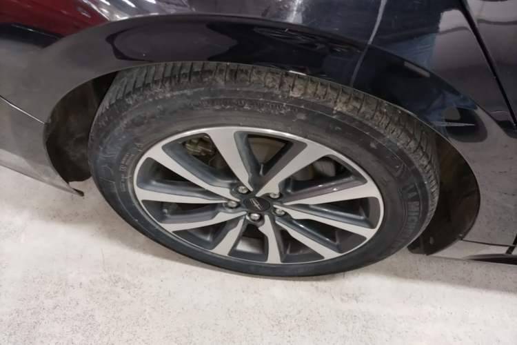 Used Lincoln Continental 2019 2.0T Two-Wheel Drive Luxury Edition China VI Standard Right Rear Wheel Hub