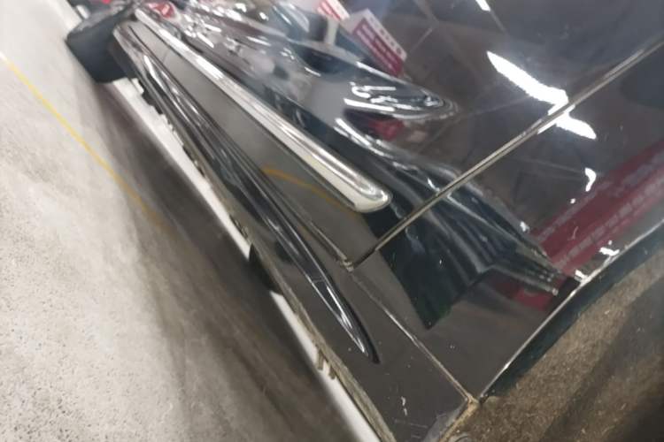Used Lincoln Continental 2019 2.0T Two-Wheel Drive Luxury Edition China VI Standard Right Side Sill