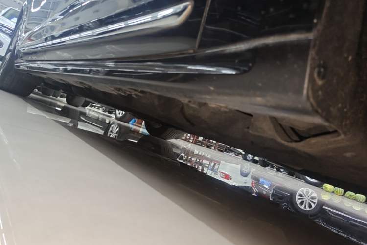 Used Lincoln Continental 2019 2.0T Two-Wheel Drive Luxury Edition China VI Standard Right Side Sill