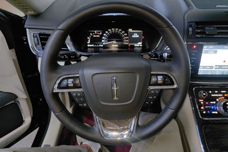 Used Lincoln Continental 2019 2.0T Two-Wheel Drive Prestige Version China VI Standard Steering Wheel