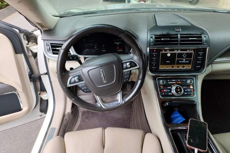 Used Lincoln Continental 2019 2.0T Two-Wheel Drive Luxury Edition China VI Standard Steering Wheel