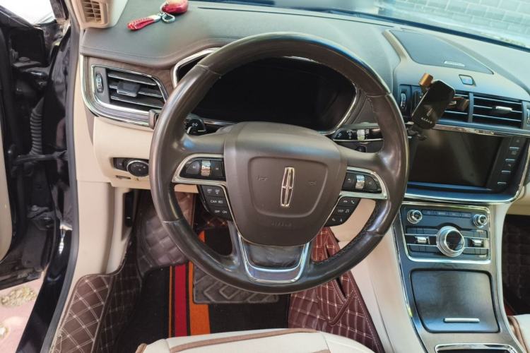 Used Lincoln Continental 2019 2.0T Two-Wheel Drive Luxury Edition China VI Standard Steering Wheel