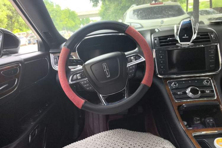 Used Lincoln Continental 2019 2.0T Two-Wheel Drive Luxury Edition China VI Standard Steering Wheel