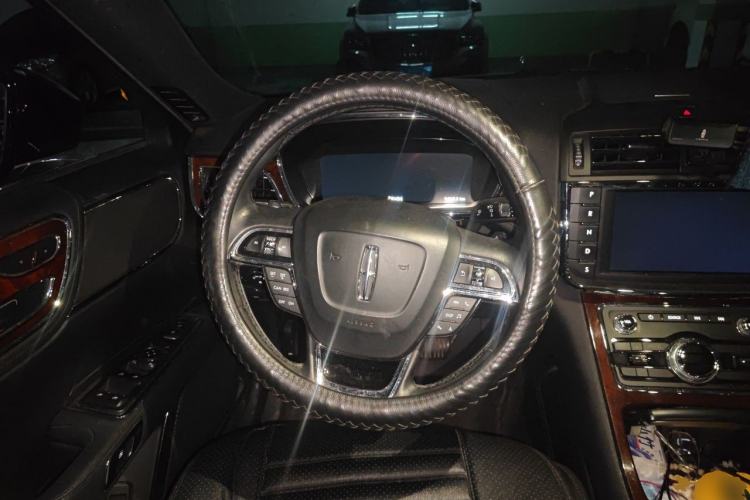 Used Lincoln Continental 2019 2.0T Two-Wheel Drive Luxury Edition China V Standard Steering Wheel