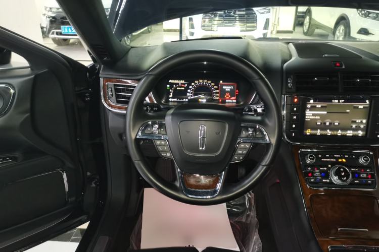 Used Lincoln Continental 2019 2.0T Two-Wheel Drive Prestige Version China VI Standard Steering Wheel