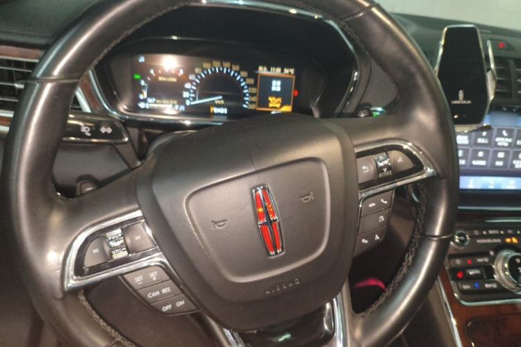 Used Lincoln Continental 2019 2.0T Two-Wheel Drive Luxury Edition China VI Standard Steering Wheel