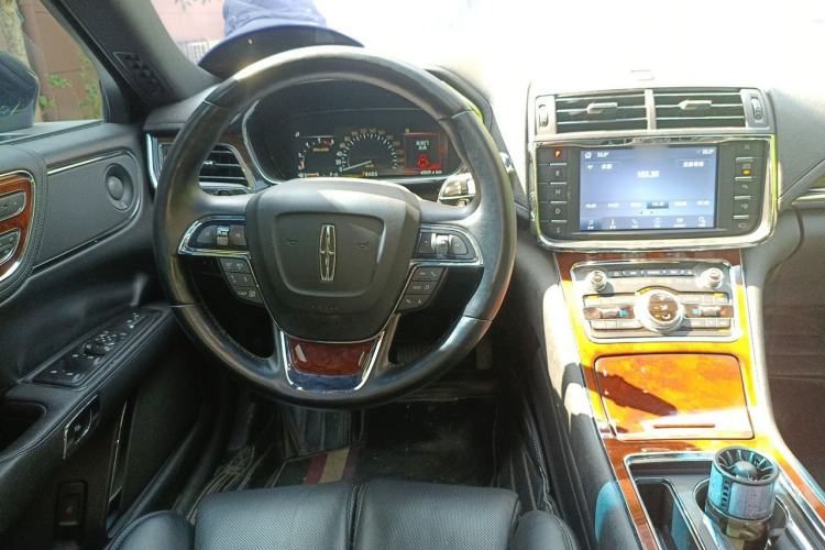 Used Lincoln Continental 2019 2.0T Two-Wheel Drive Prestige Version China VI Standard Steering Wheel