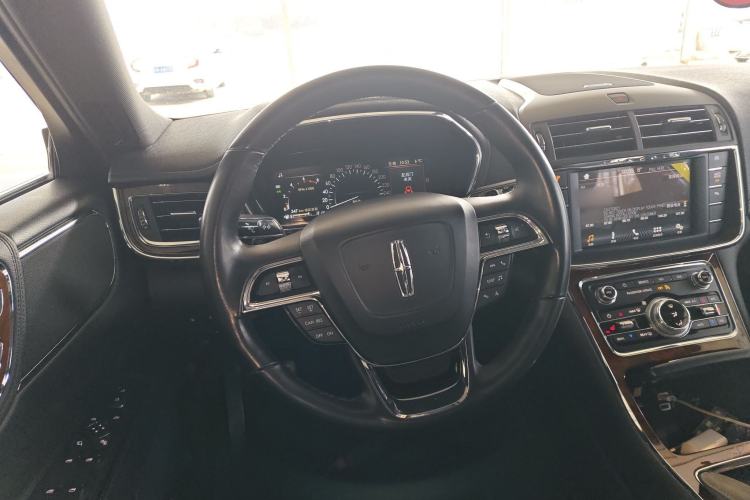 Used Lincoln Continental 2019 2.0T Two-Wheel Drive Luxury Edition China VI Standard Steering Wheel