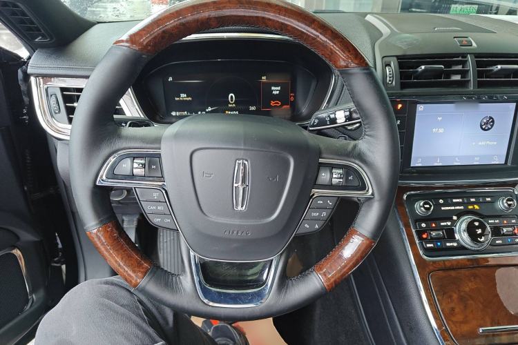 Used Lincoln Continental 2019 2.0T Two-Wheel Drive Luxury Edition China VI Standard Steering Wheel